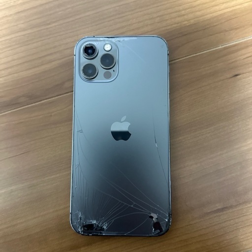今日限り出品 iPhone12Pro 背面割れあり