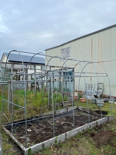 ビニールハウス　骨組のみ