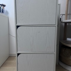 ニトリ 扉付きカラーボックス