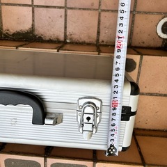 アタッシュケース アルミ製 シルバーの画像