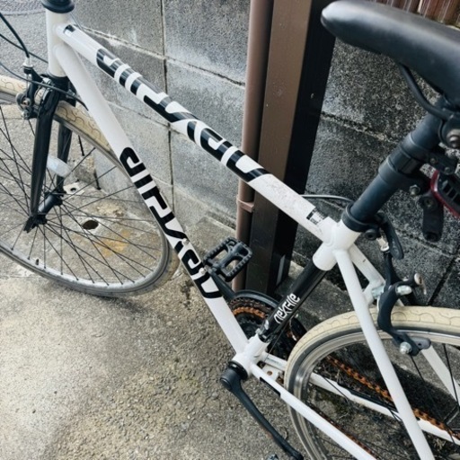 自転車　クロスバイク　ロードバイク　
