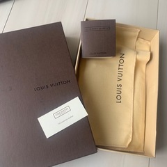 プレゼント用
に⭐︎空箱LOUIS VUITTON ルイヴィトン 3箱＋おまけ紙ショップバックつきSETの画像