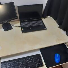 広めのPCデスクです。　堺市美原区でも受渡可能です。