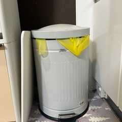 小スペースに置けます！ゴミ箱の画像