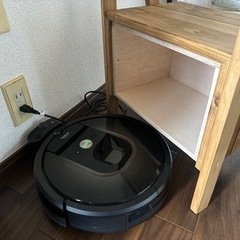 ルンバやルーターなどが収納出来る木製ミニ棚の画像