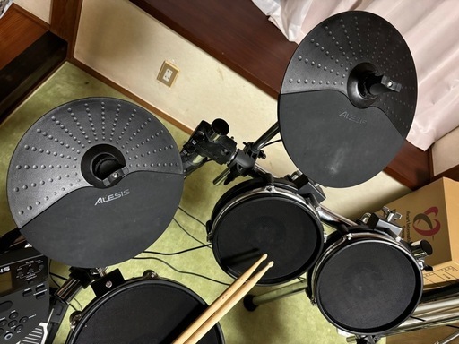 電子ドラム　Alesis DM7X  　 イス・スティック・トレーニングパッド付き 