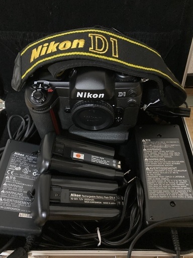 Nikon D1 デジタル一眼レフカメラ【動作品】①