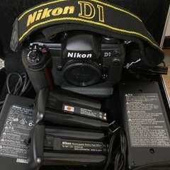 Nikon D1 デジタル一眼レフカメラ【動作品】①