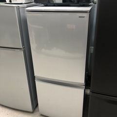 安心の6ヶ月保証付き！SHARP2ドア冷蔵庫2018年製137L【トレファク堺福田