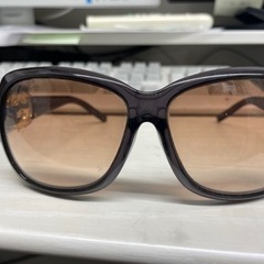 GUCCIサングラス