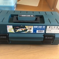 工具箱　ツールBOX 中の物　アイリスオーヤマ　　ニッパ　ラジオペンチ　玄能　ドライバー　キリ　フライヤー　他の画像