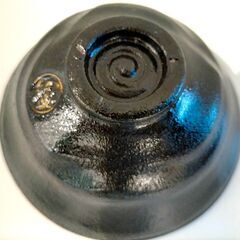 【中古未使用品】黒の抹茶茶碗　抹茶の緑が映え、使いやすい茶碗です♪ の画像