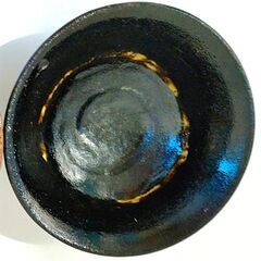 【中古未使用品】黒の抹茶茶碗　抹茶の緑が映え、使いやすい茶碗です♪ の画像