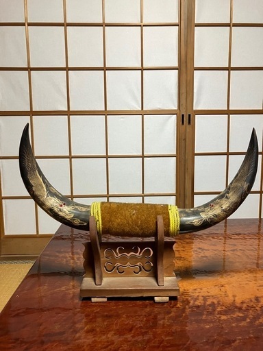 牛の角　彫り物