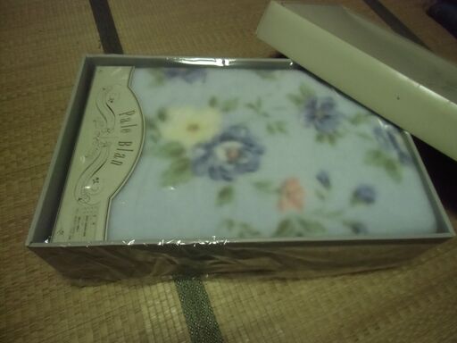 毛布 Pale Blan エスプリ アクリル100％ 日本製 未使用品 お譲りします。＊石川県＊美川より＊期間限定