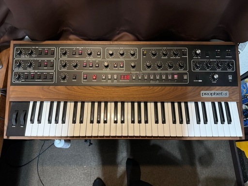 鍵盤楽器、ピアノ Prophet-5  rev.4