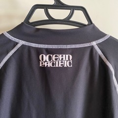 【送料込み】ラッシュガード黒色（L）オーシャンパシフィック（タグ付き）【値下げ交渉可】 ＊元値¥6,300の画像