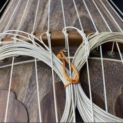 ✭【交渉中】琴 演奏 くり甲 13弦 綾杉彫り 玉縁包み 金蒔絵 十三弦 箏 和楽器 長期保管 現状品★の画像