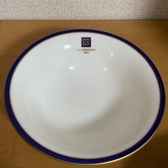 GIVENCHYのお皿3枚