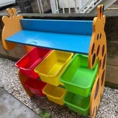子供の遊具や道具棚