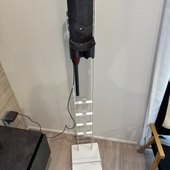 ダイソン用掃除機スタンド　ヤマザキ産業の画像