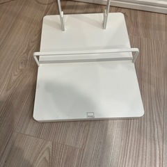 ダイソン用掃除機スタンド　ヤマザキ産業の画像