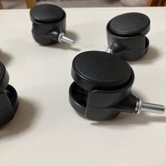 キャスター
の画像