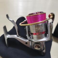 🎣釣具　DaiwaトーナメントISOZ3000LB　スタジオオーシャンマーク・エンブレムの替えスプール2個・リールケース・スプールケース付きの画像
