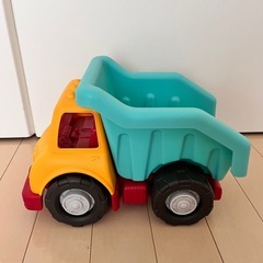トラック　おもちゃ