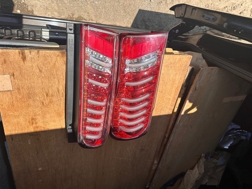 キャラバン　テールランプ