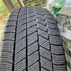 ニッサンセレナ　スタッドレスタイヤホイール4本セット  ブリヂストンBLIZZAK VRX3の画像