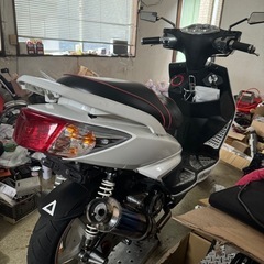 YAMAHA シグナスX カスタム車両 低走行わずか14000キロ‼️の画像