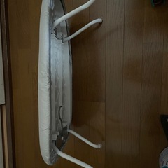 アイロン台。サイズ約高さ16㌢長さ60㌢35㌢。薄い黄っぽいしみがあります。写真をご覧下さいの画像