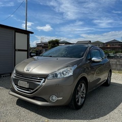 プジョー　208 アリュール　低走行