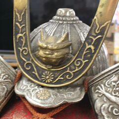 昭和レトロ 美術鋳物 兜 約4.8kg 菊紋入り 端午の節句 五月人形 工芸品 置物 インテリア 札幌市 清田区 平岡の画像