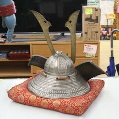 昭和レトロ 美術鋳物 兜 約4.8kg 菊紋入り 端午の節句 五月人形 工芸品 置物 インテリア 札幌市 清田区 平岡の画像