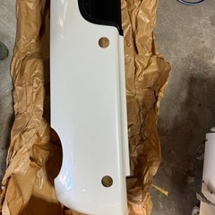 ハイエース　ワイド　リアバンパー　新車外しの画像