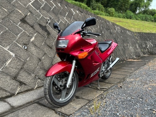 KAWASAKI カワサキ　ZZR250