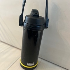 🍀本日5000円⚠️値下げ廃盤NIKE ステンレス水筒　保冷2.5Lの画像