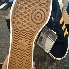 adidasスニーカーEG4288の画像