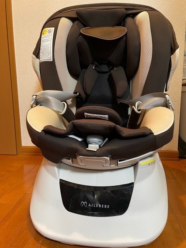 エールベベ クルットNT プレミアムモデル360℃回転式チャイルドシート