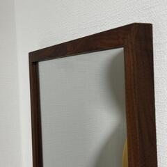 無印良品　壁に取り付けられる家具ミラー　ウォールナット材　中の画像