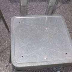 バーなどに スツール2脚セットの画像