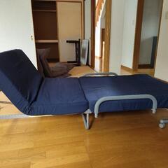 折りたたみベッドの画像