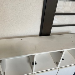 中古の棚と漫画（ワンピース他）の画像