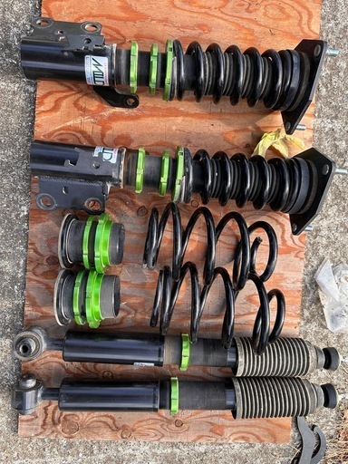 30プリウス　マイルドダンパー　車高調