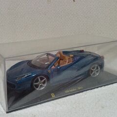 フェラーリ　458スパイダー　2011、24分の１ミニカー(ブルメタ)