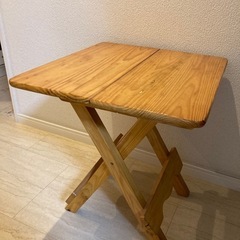 木製折りたたみテーブル
