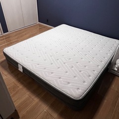 クイーンサイズ　マットレス【美品】の画像