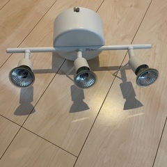 IKEA ライト　